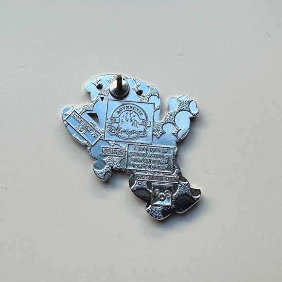 Angel Disneyland 2025 Hidden Mickey Disney Trading Pin Wave A - Picture 2 of 2